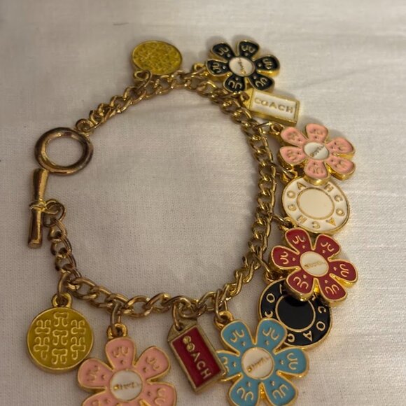 Beautiful Coach Charm Bracelet with 11 Charms and Coach Pouch - 7 inches - Picture 9 of 16